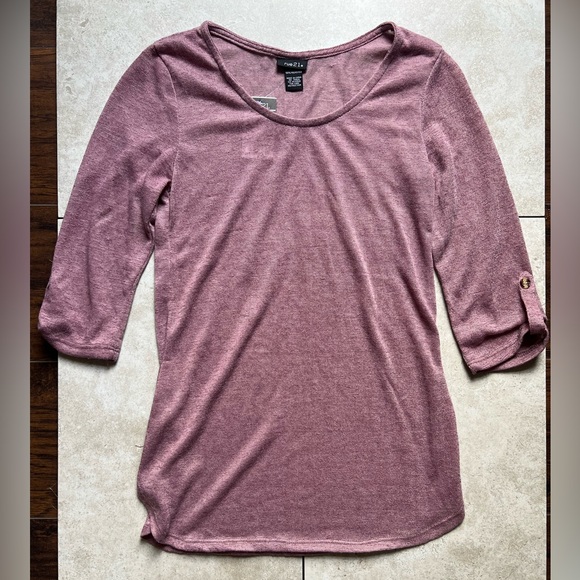 Rue 21 Juniors Quarter Sleeve Shirt 
Size:XS - Picture 6 of 8